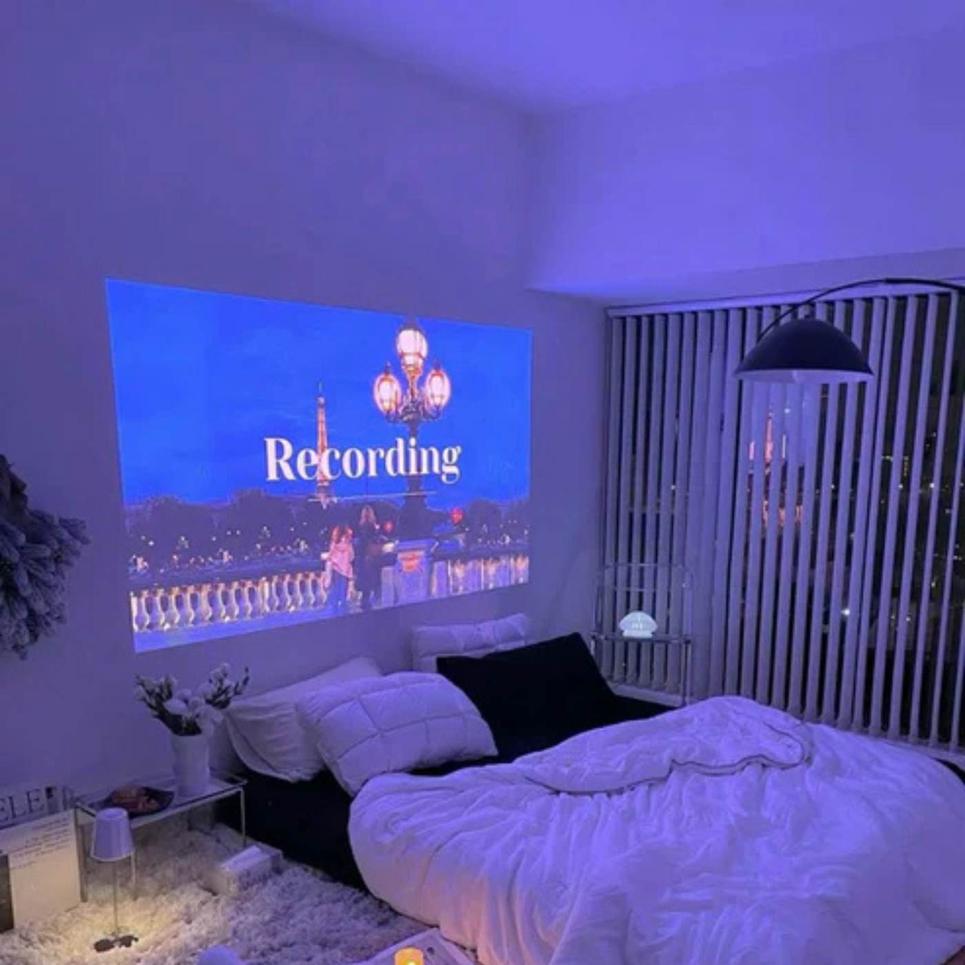 Lume Luxe™ Porta Projector